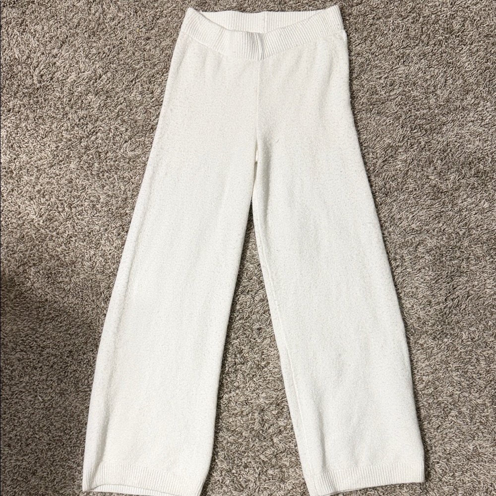 Time and Tru White Sweatpants cozy and fluffy